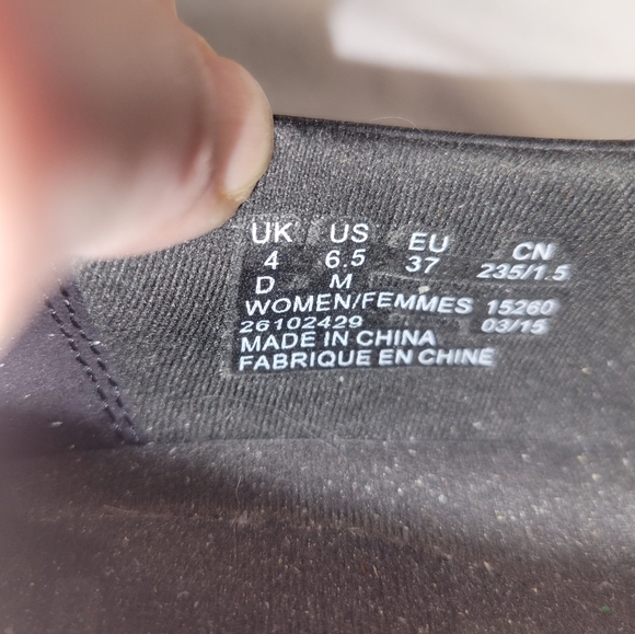 Clarks Ankle Boots with a Low Heel - Picture 7 of 8